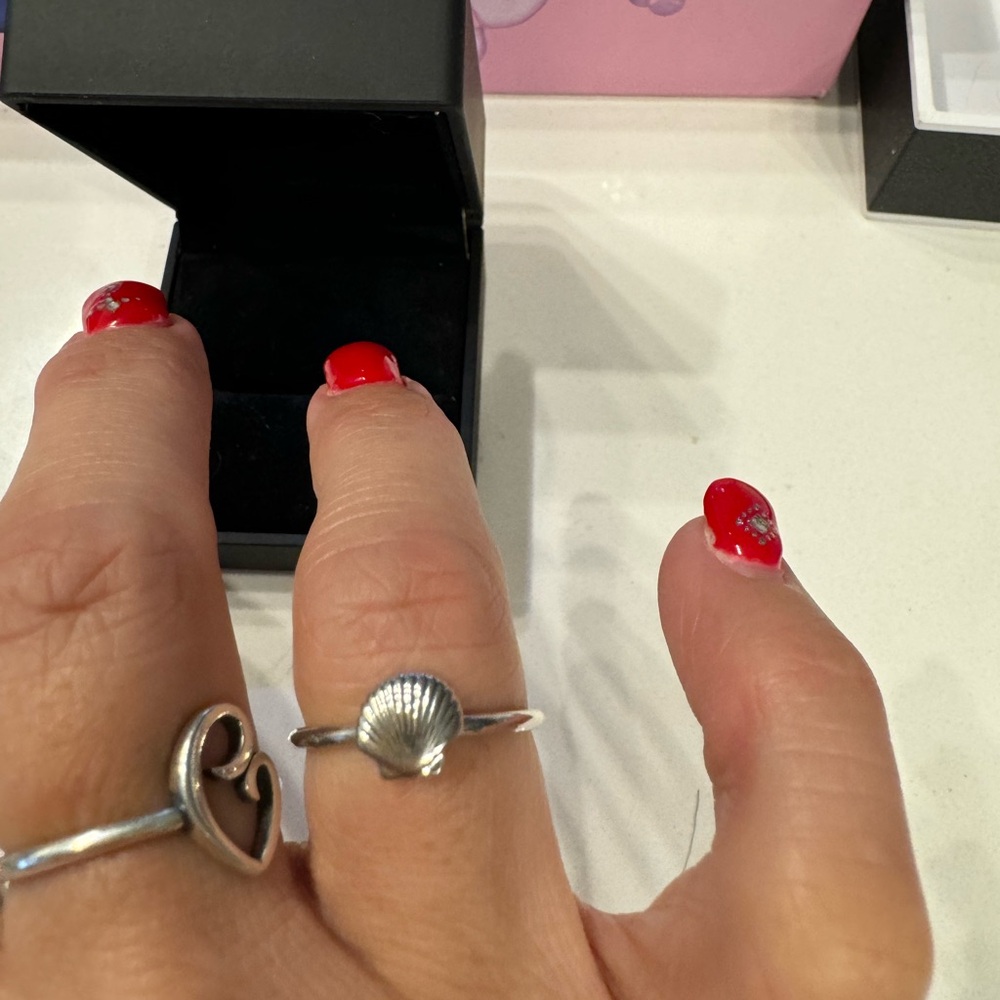 Sterling Silver Shell Ring - image 3